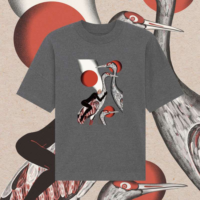 Oversized unisex pilki marškinėliai MOTERIS ANT GERVĖS PEČIŲ